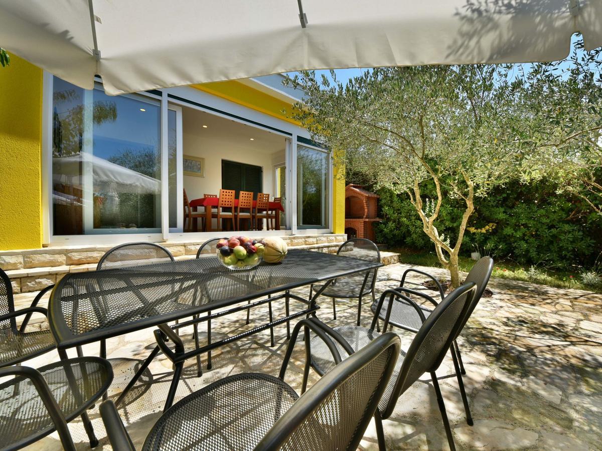 Villa Yellow House By Interhome ディクロ エクステリア 写真