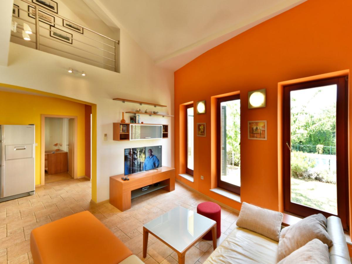 Villa Yellow House By Interhome ディクロ エクステリア 写真